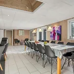 Beach Front Home In Ringkobing With Sauna Hébergement de vacances